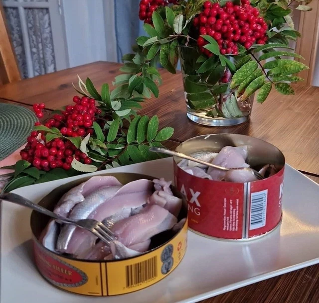 TRADITIONAL SWEDISH SURSTROMMING Sweden Smelly Stink Fish Can Prank