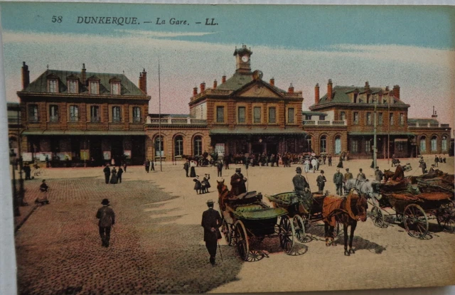 DUNKERQUE 59 cpa  la gare  Animé Bon Etat
