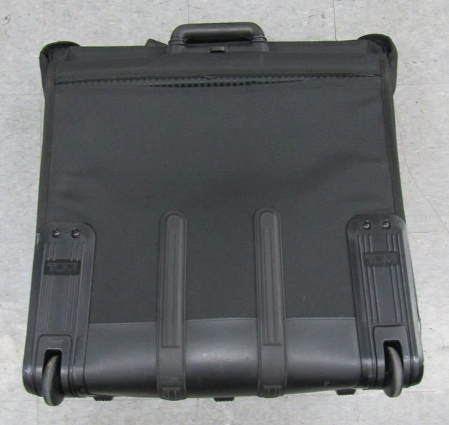 TUMI 2233D3 Two Wheeled Luggage Garment Bag Ballistic Nylon 24” Black PreOwned 2