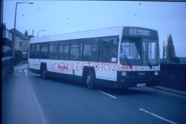 35MM SLIDE 1989 Yorkshire Bus Leyland Lynx Batley With Copyright 15161 