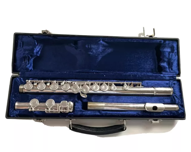 Flute Artley Elkhart Indiana USA 1978 - 54760 Serial Number- Good Condition Flute Artley Elkhart Indiana USA 1978 - 54760 Serial Number- Good Condition