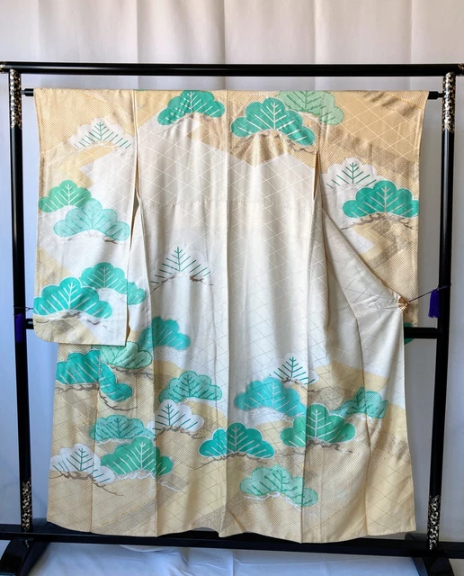 Vintage Japanese kimono - Furisode Kimono robe in Silk