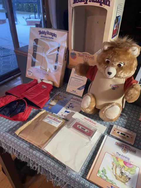 VTG WOW World Of Wonder Teddy Ruxpin Flying Outfit Book Tape Promo 1985