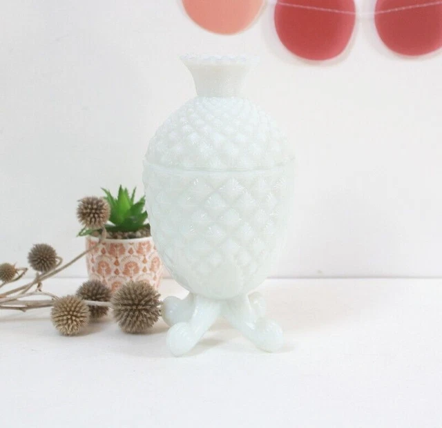 Boîte à Bijoux Ancienne En Verre Opaline Blanche – Forme Ananas Avec Couvercle (France)