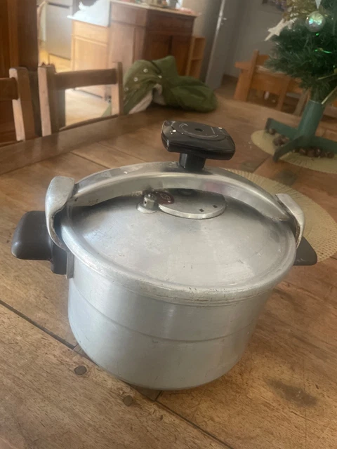 ANCIENNE COCOTTE MINUTE seb 5.5 LITRE ALU EUR 1,00 - PicClick FR