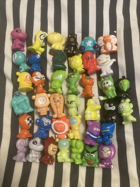gogos crazy bones lot (37 Normal , 5 Glitter, 4 Shiny And 2 Gold/rose Gold)