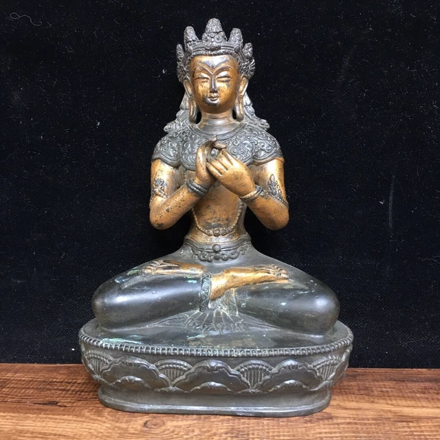 Chinese Exquisite Handmade Bronze gilt Guanyin statue