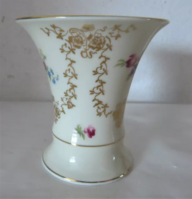 Auflösung.Sehr schöne kleine Vase mit Muster--Gemarkt:Alka-Kronach-Ansehen