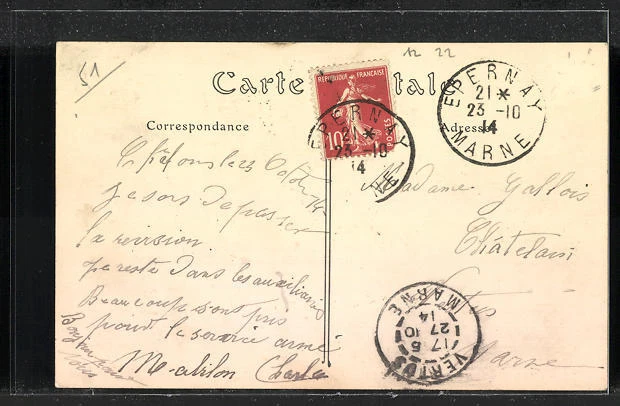 CPA Chalons-sur-Marne, Rue de Marne, vue de la rue avec des passants 1914 2