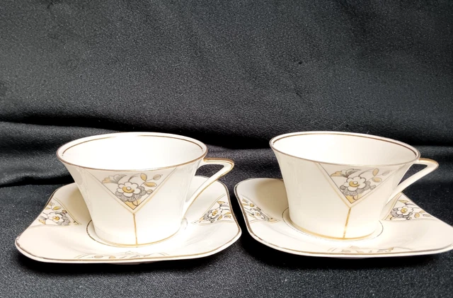 Jean Pouyat à Limoges Huit Tasses Sur Piédouche Et Sous Ta