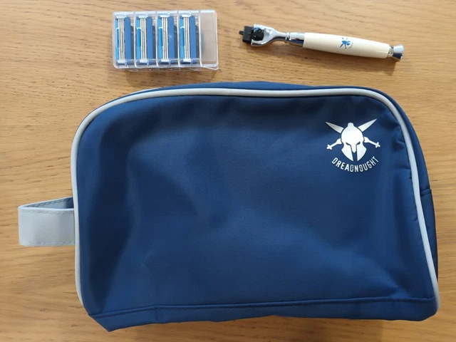 Rasoio Dreadnought Mach3 + 4x Gillette Turbo + Borsa da Lavaggio da Viaggio - Nuovissimo