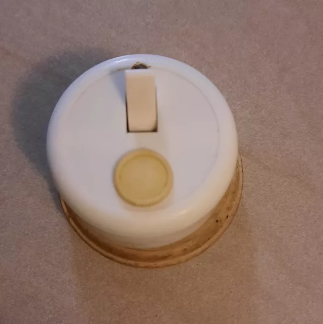 ancien interrupteur avec fusible en porcelaine et plastique