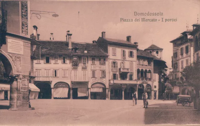 Cartolina Di Domodossola Piazza Del Mercato Primi '900  ** Bellissima ** C4-183