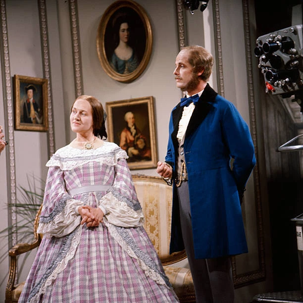 PATRICIA ROUTLEDGE AS Queen Victoria And German Actor Joachim 1960s Old ...