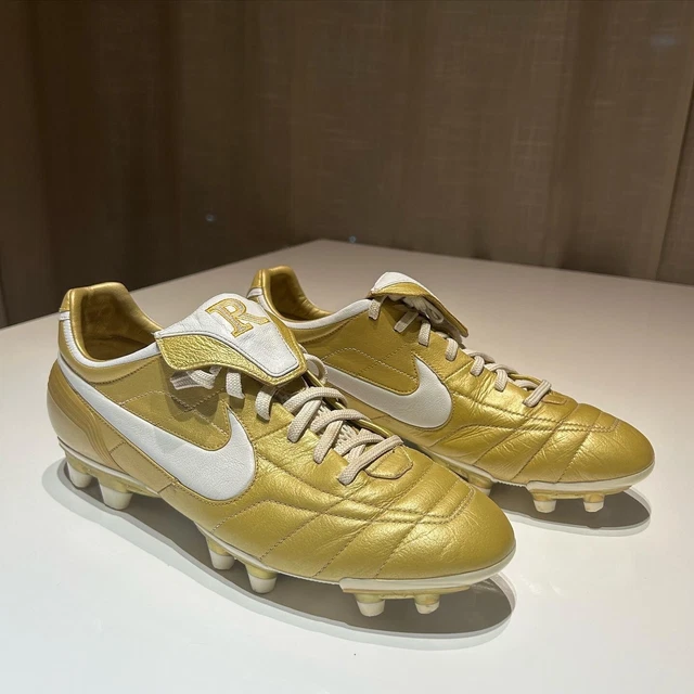 nike tiempo r10 ronaldinho