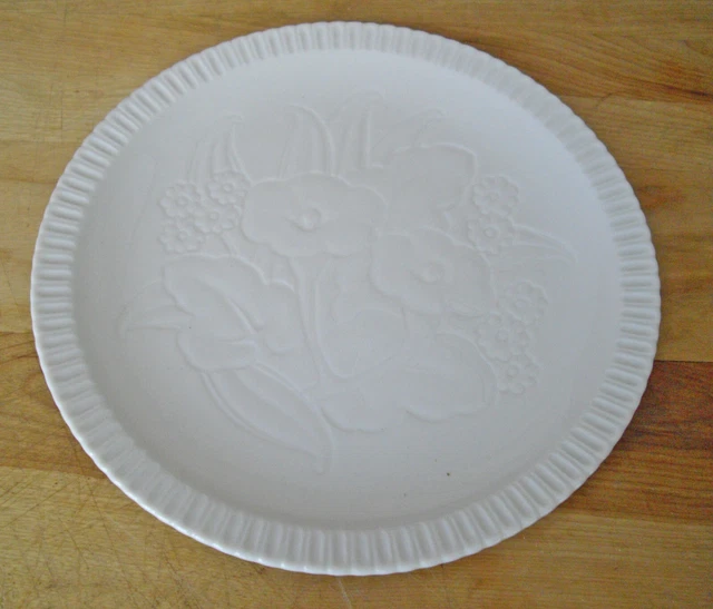 Vintage Syracuse China WHITE Shelledge 8" Plate Embossed Flowers ~