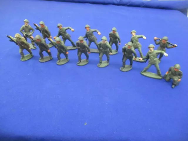 G914) alt DDR Militär Spielzeug : NVA Soldaten  Konvolut