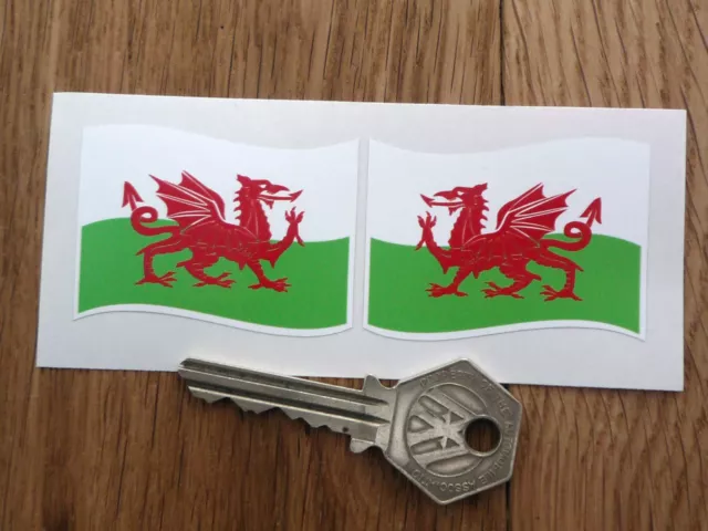 Adesivi ondulati bandiera drago gallese 2" coppia Galles St Davids Regno Unito Cymru auto viaggio in bicicletta
