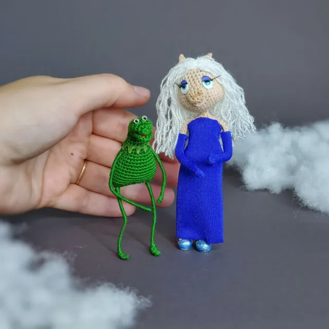 Mini stuffed ooak Pig and Frog. Dollhouse miniature. Microtoysby