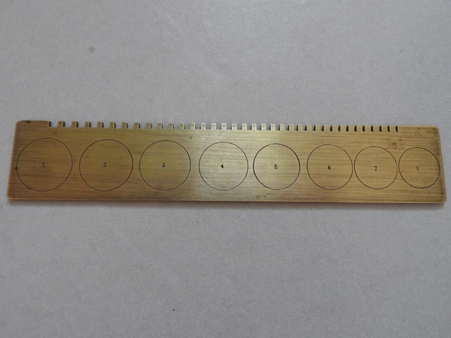 Ancien Outil Horloger Pour Le Travail Sur Les Ressorts De Calibre - Objet Vintage D'occasion
