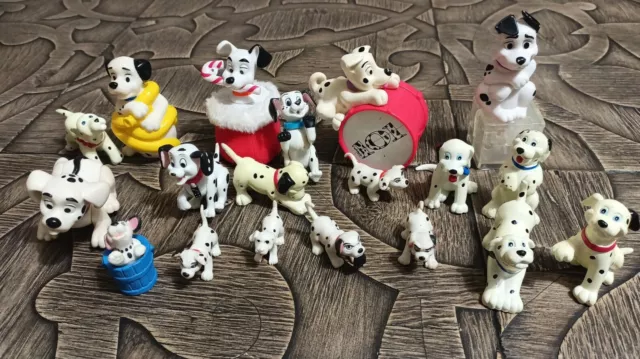 Lot of 19 Disney 101 DALMATIANS PVC Toys Action Figures Dogs Dalmations Vintage