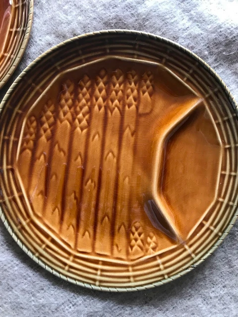 RARE! Vintage French Golden Majolica Asparagus Plates by Sarreguemines – Set x 2