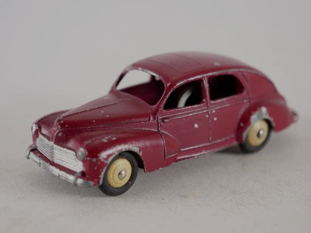 Dinky Toys: 24r Peugeot 203 (Gebraucht) in Fontaines NE für CHF 44