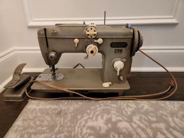 Vintage 1950s Pfaff Model 230 Electric Sewing Machine w/ Pedal