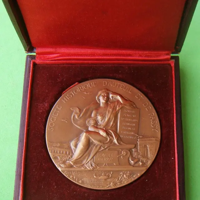 Art Nouveau Woman Auteuil & Passy Paris Bronze Medal by MICHEL & DUBOIS in Case!