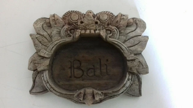 Cendrier en bois sculpté. Motif Balong. Bali.