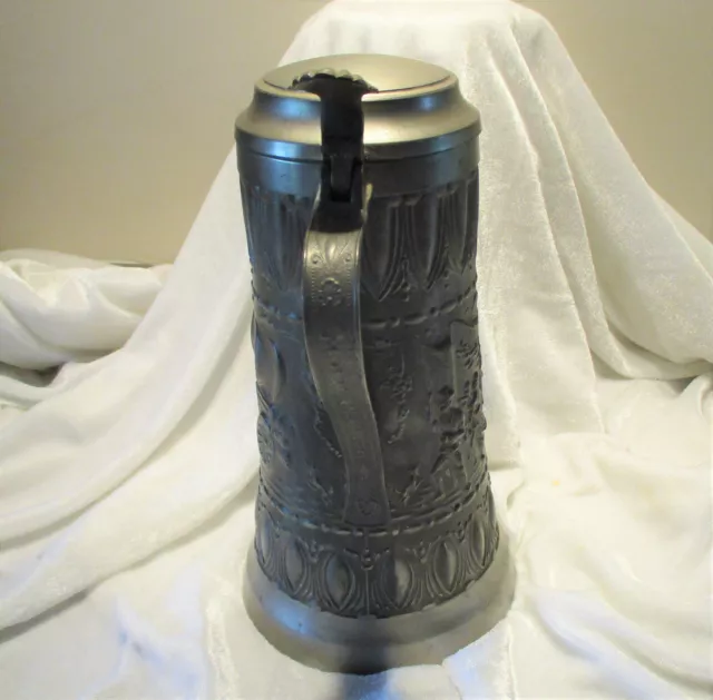 Zinnkrug / Bierkrug mit Deckel - Top Zustand - 23 cm