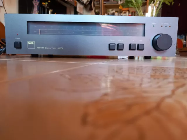 NAD AM/FM Stereo Tuner 4020A