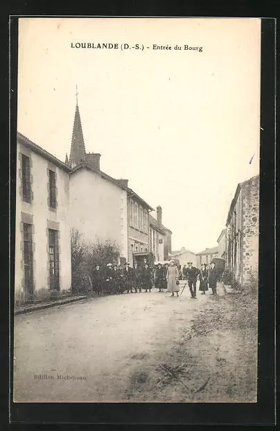 CPA Loublande, Entrée du Bourg