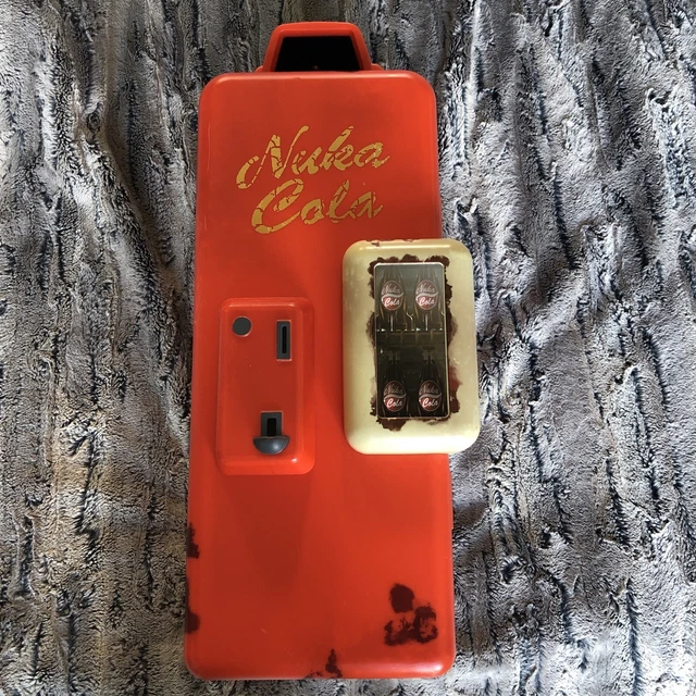 Fallout 4 Nuka Cola Mini Fridge.  Collectible, Rare! Thinkgeek Untested