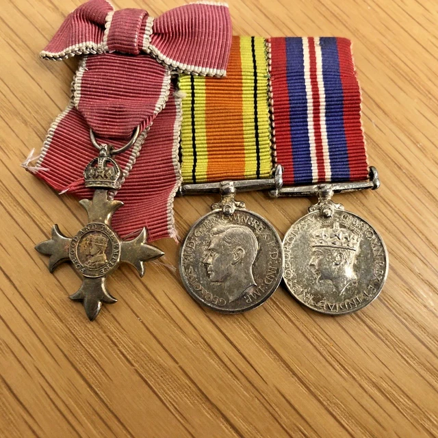 ZWEITER WELTKRIEG MINIATURMEDAILLEN Mbe, Verteidigungsmedaille, 1939/