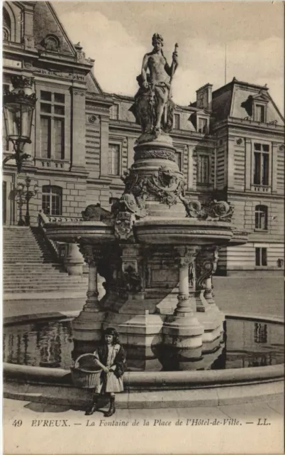 CPA EVREUX La Fontaine de la Place de l'Hotel-de-Ville (1148999)