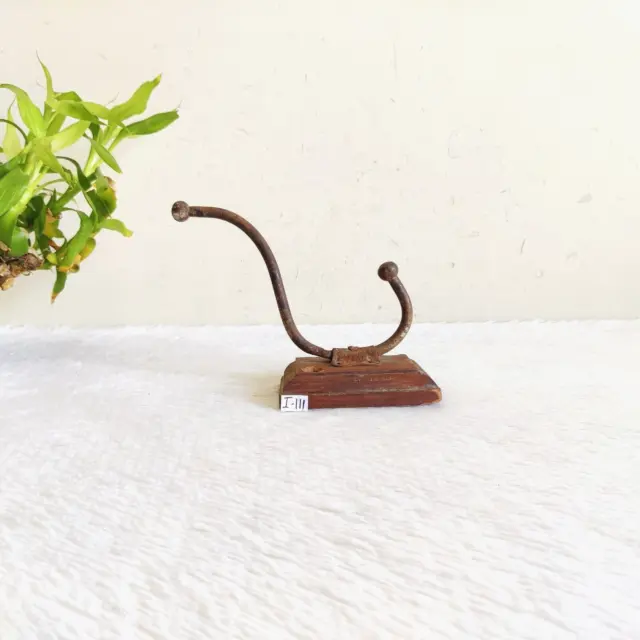 1920s Vintage Old Iron Wall Hooks Hanger Wooden Decorative Collectible I111