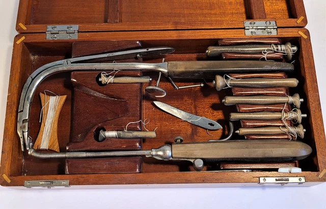 ANTIQUE G. TIEMANN & Co. MEDICAL TRACHEOSTOMY SURGICAL SET ORIGINAL WOODEN CASE