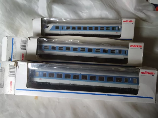 Marklin HO Coaches X3 with missing couplings. Poor boxes