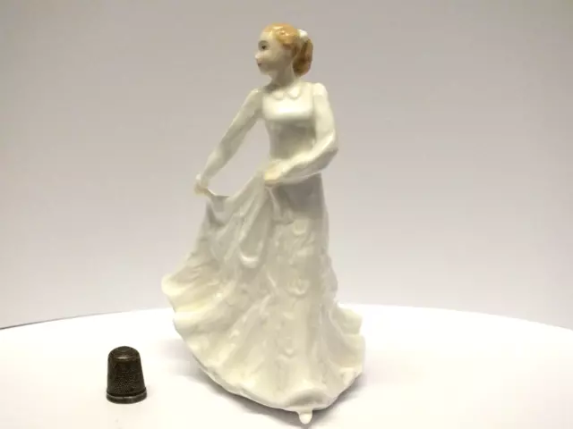Royal Doulton Porcelain Sentiments "Happy Anniversary" Figurine /Ornament-HN4068