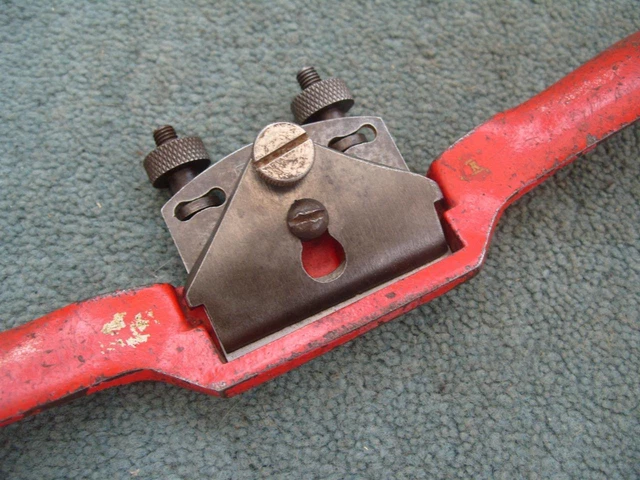 Record No A151 Flat soled spokeshave.