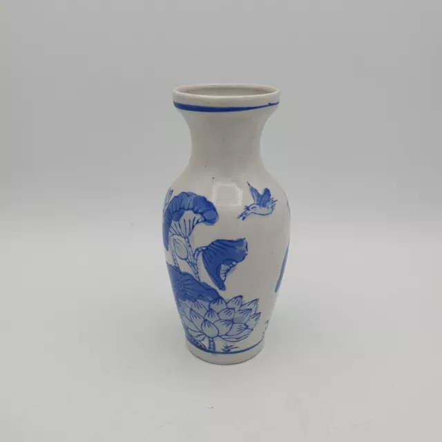 Vintage Chinese Bud Vase Blue & White pottery Birds & flowers 15cm tall