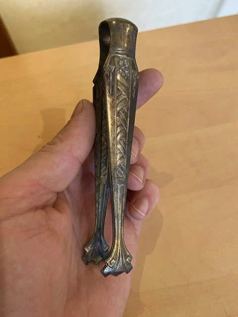 Pince à sucre pattes de lion argent
