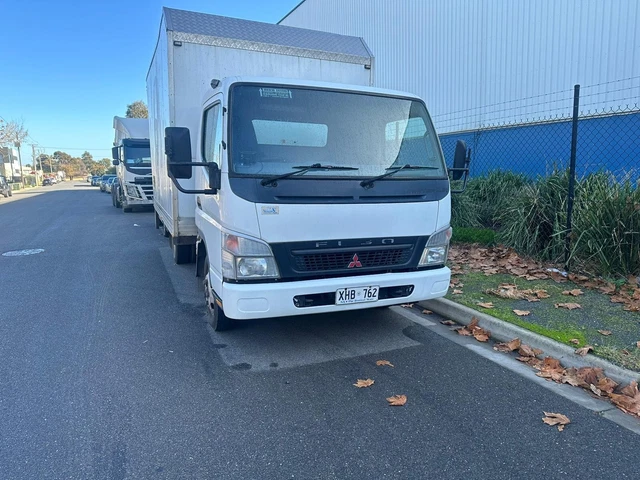Mitsubishi Fusu 2005