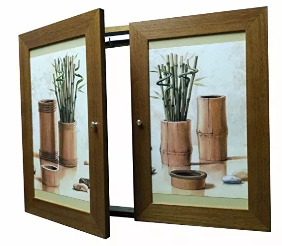 Cubre contador de madera con marco de fotos y llavero en su