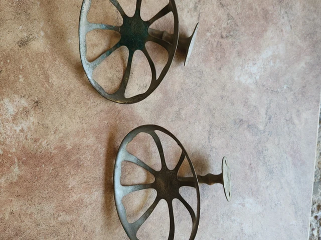 2 Large VIntage NICKEL PLATED BRASS SPONGE SOAP HOLDER WALL MOUNT 2