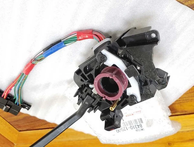 TOYOTA トヨタ OEM ウインカーレバー スプリンタートレノ AE86 4A-GE 1983 - 1987 前期後期共通 84310-12500 ウインカーレバー交換（トヨタ スプリンタートレノ・AE85⁄86）by ッカ