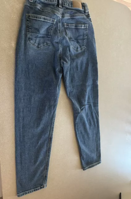 American Eagle Medium Wash High Rise Stretch Mom Jeans Size 0 Short Women’s