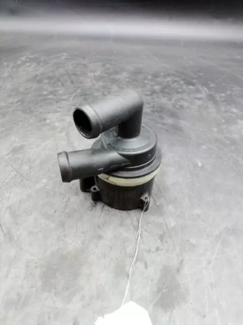 Pompe à eau secondaire VOLKSWAGEN GOLF 6 1.6 TDI - 16V TURBO /R:86183020