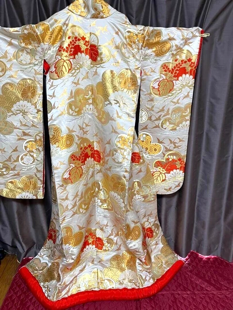 Japanese Silk Kimono Robe Uchikake White & Gold Wedding Embroidery Antique U18